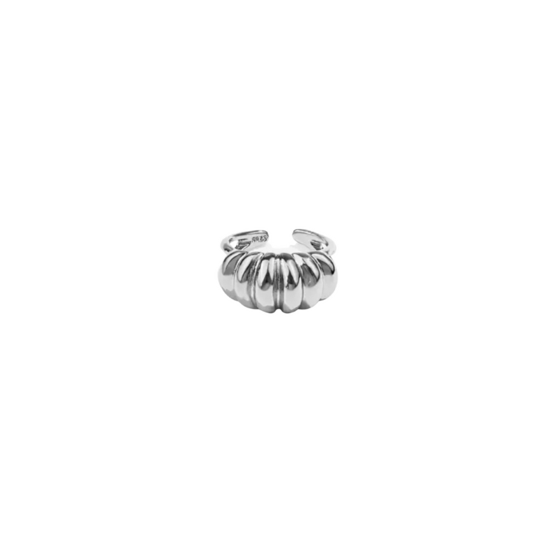 Croissant Ring in Silver