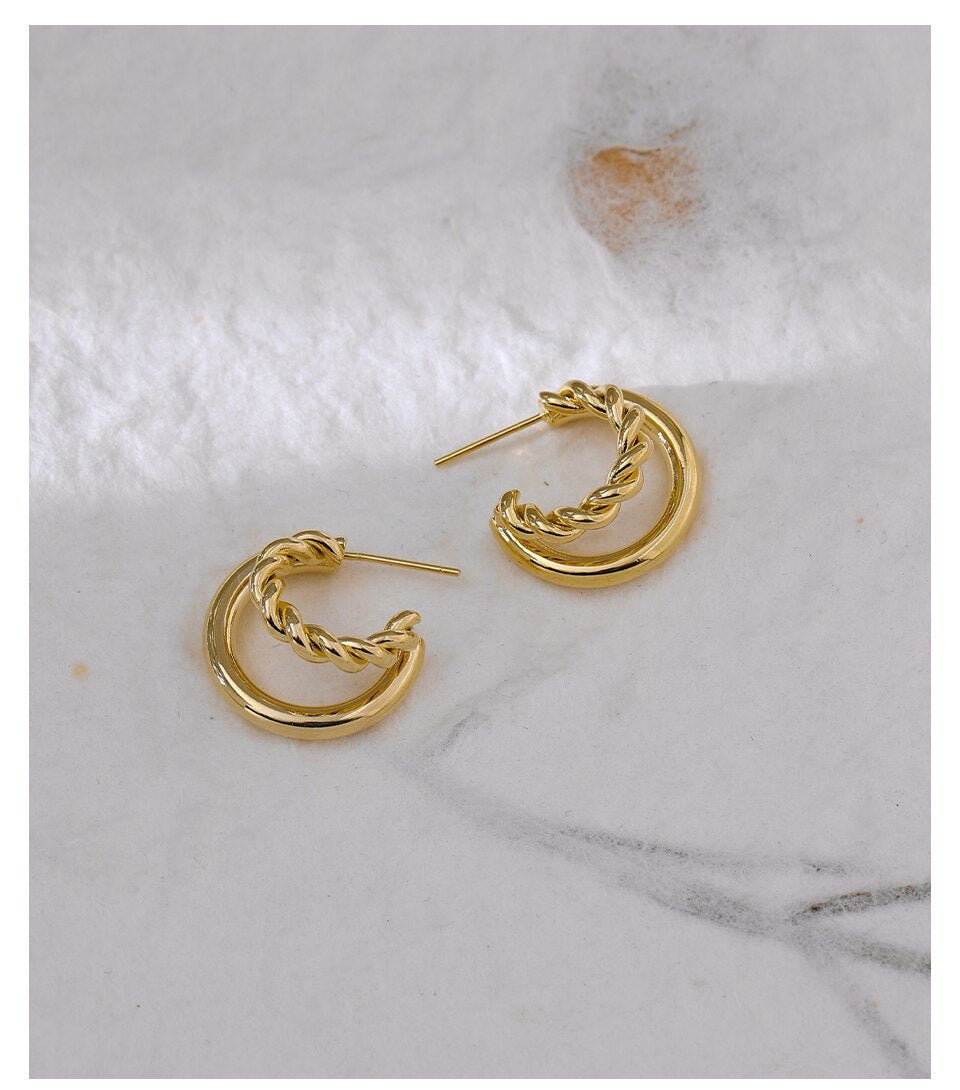 Dione Hoops in Gold